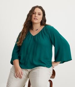 Blusa em Viscose com Manga 3/4 e Textura Maquinetada Curve & Plus Size