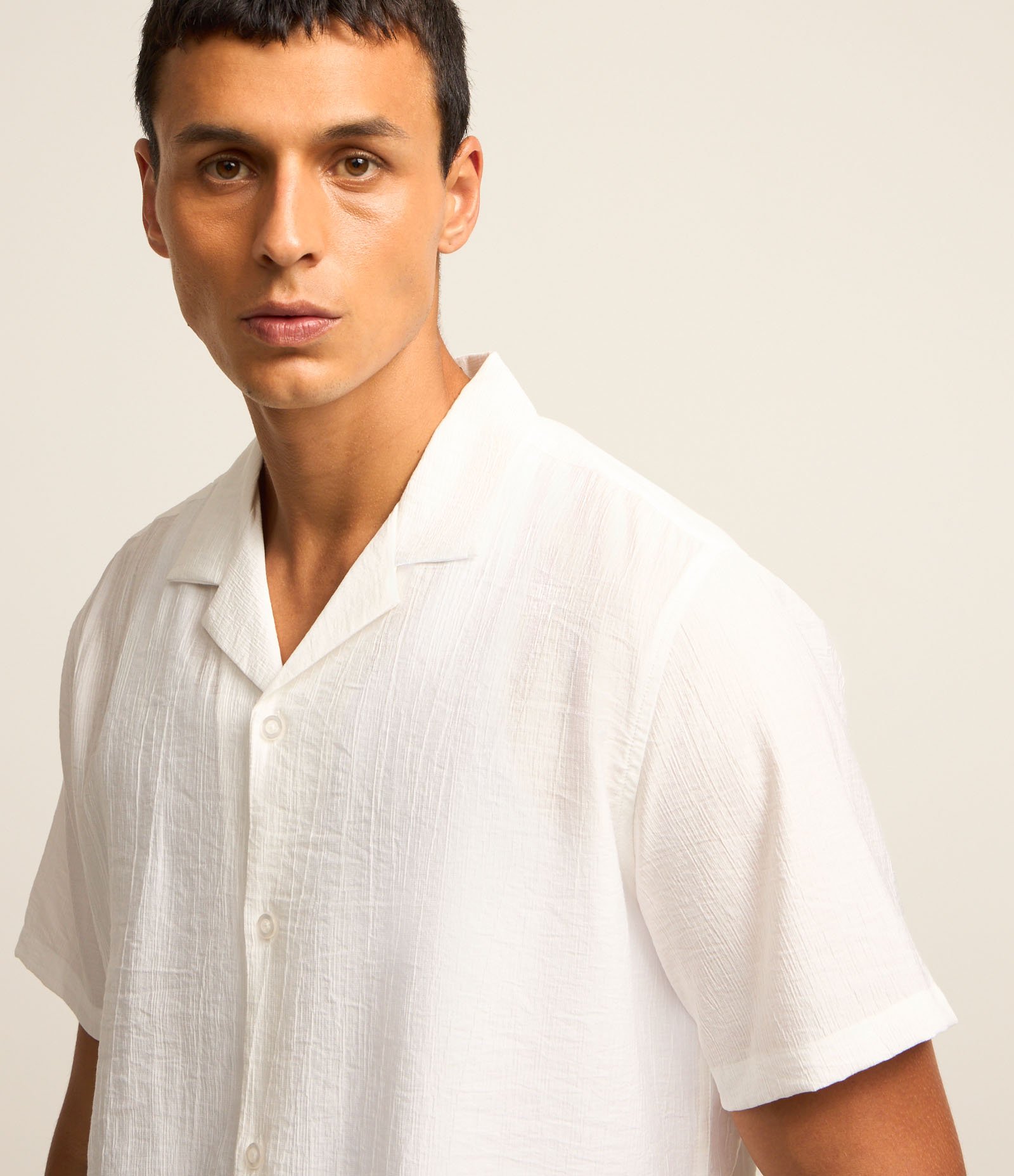 Camisa Boxy Texturizada com Gola Bowling Off White 4