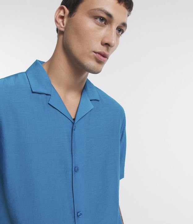 Camisa Slim em Viscose com Textura Diferenciada e Gola Colarinho Azul Turquesa 6