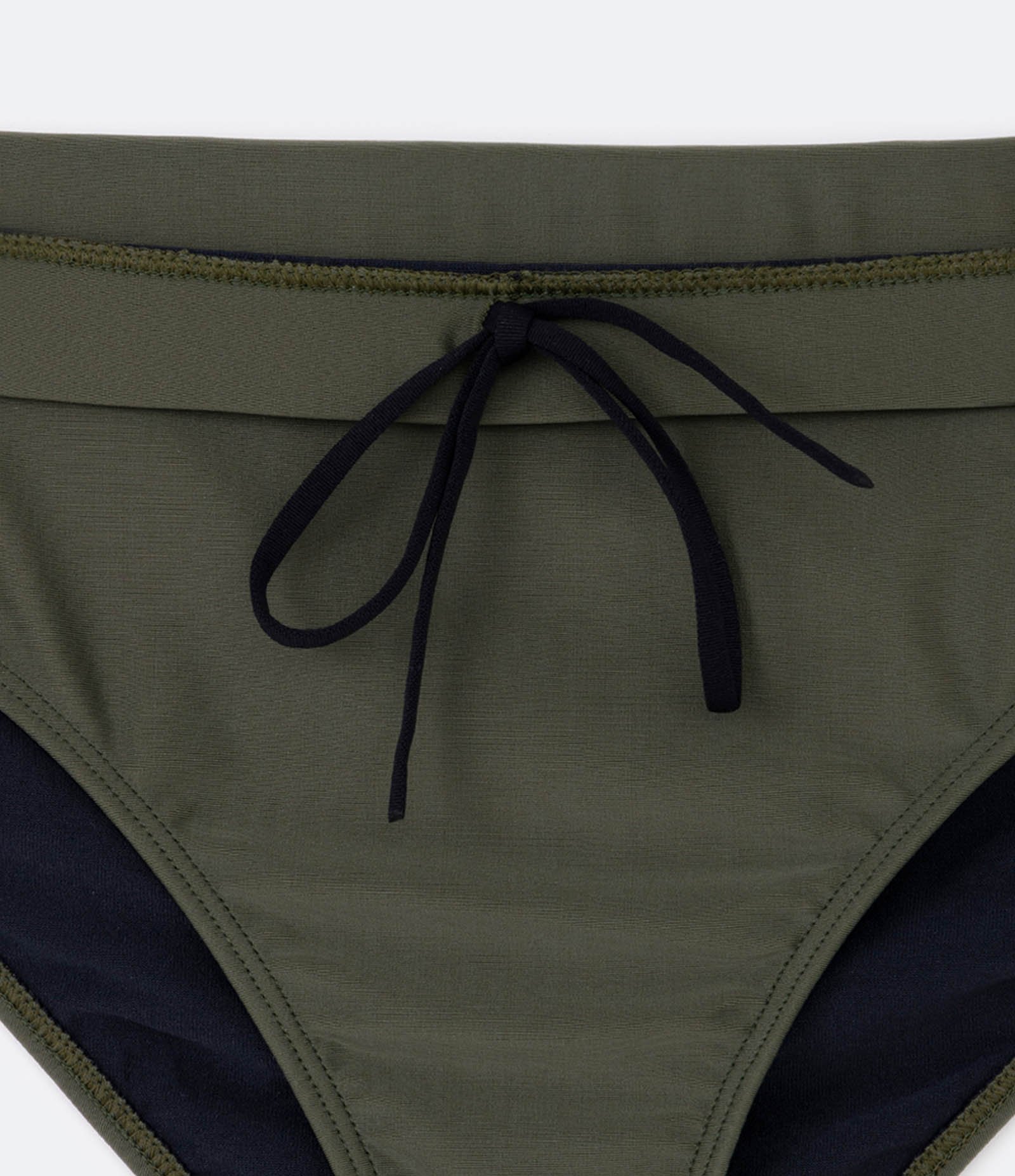 Sunga Slim em Poliamida com Cordão Interno Verde Escuro 5