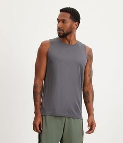 Regata Regular Esportiva com Lettering e Recortes Texturizados