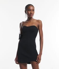 Vestido Curto em Crepe com Decote Coração