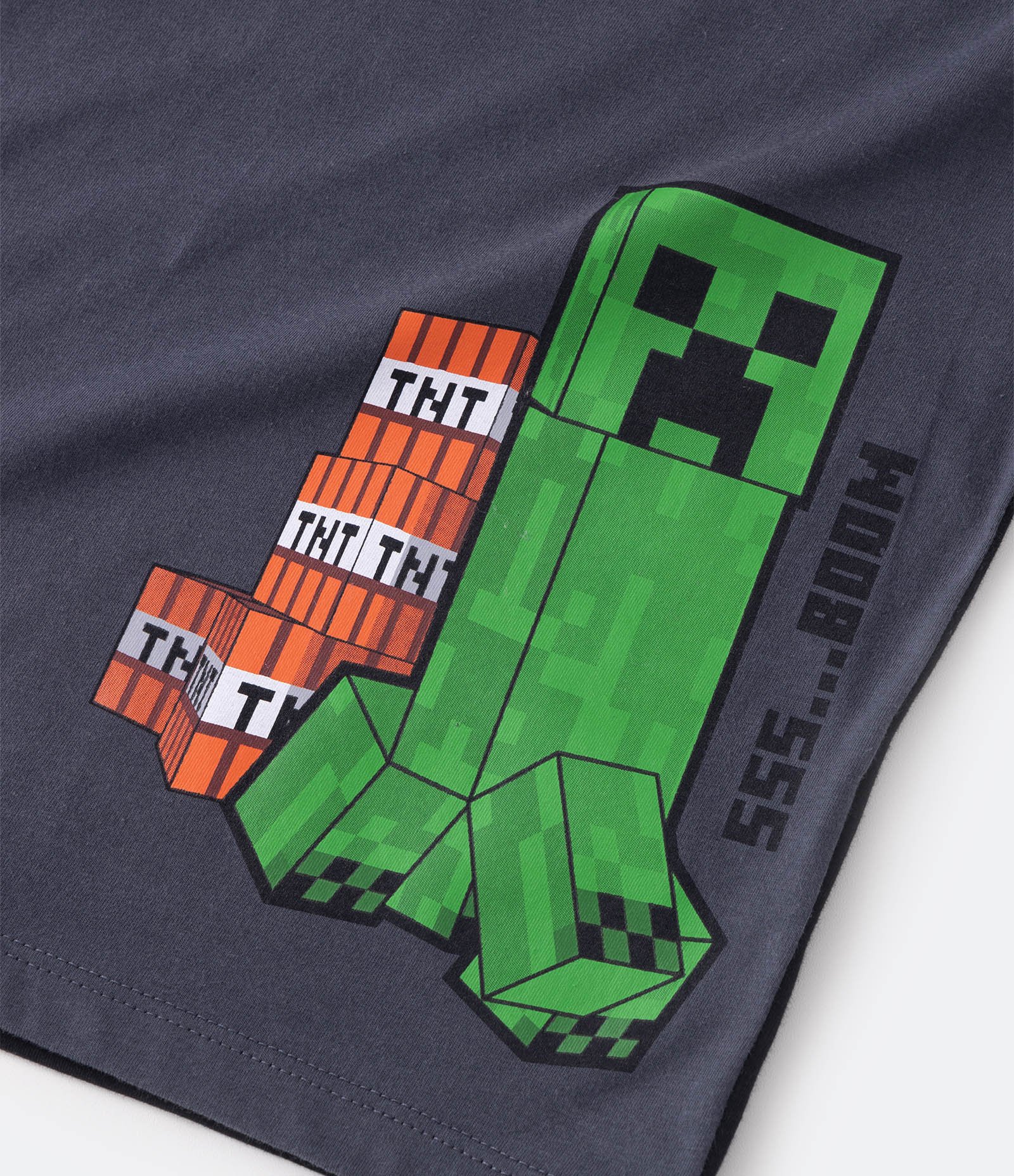 Camiseta Infantil com Recorte Bloco de Cor e Estampa Minecraft - Tam 5 a 14 Anos Cinza 4