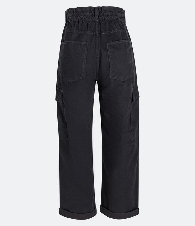 Calça Reta Cintura Alta em Jeans com Bolsos Cargo Preto 6