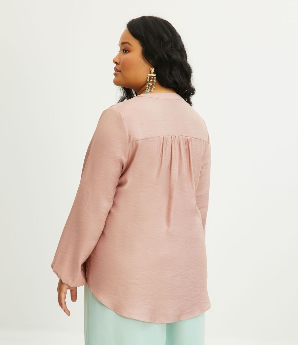 Blusa Bata em Viscose com Decote V Curve & Plus Size Rosa Claro