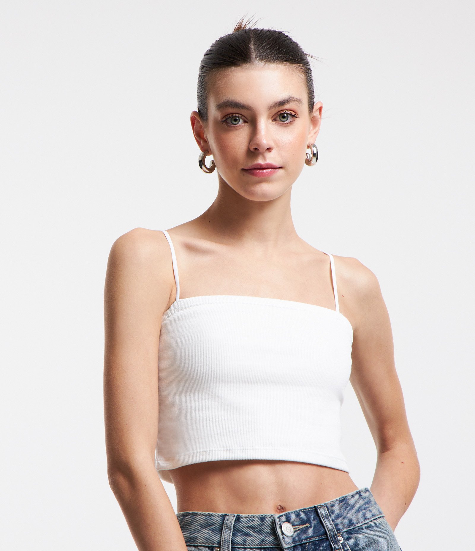 Blusa Cropped de Alça em Ribana Texturizada Branco 4