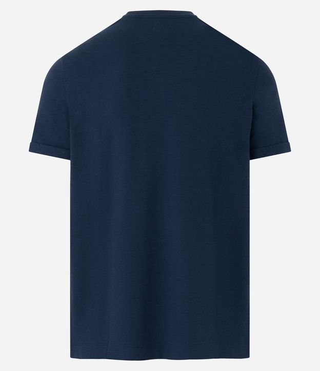Camiseta Regular em Meia Malha com Bolso Frontal e Textura Azul Marinho 8