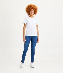 Calça Skinny Cintura Alta em Jeans com Bolsos