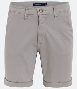 Bermuda Slim em Sarja com Bolso e Barra Italiana