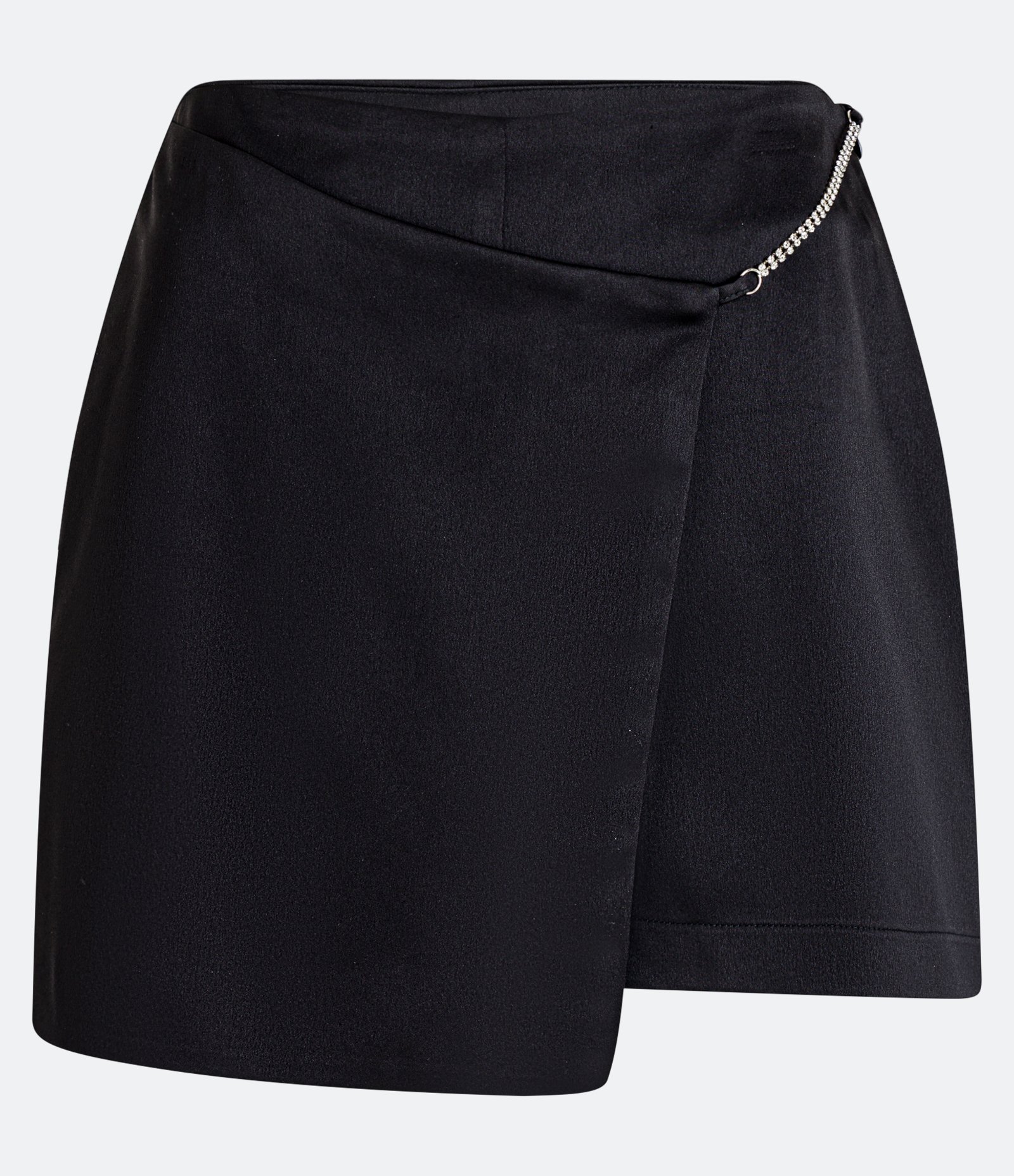 Short Saia com Toque Acetinado e Corrente de Strass na Lateral Preto 5
