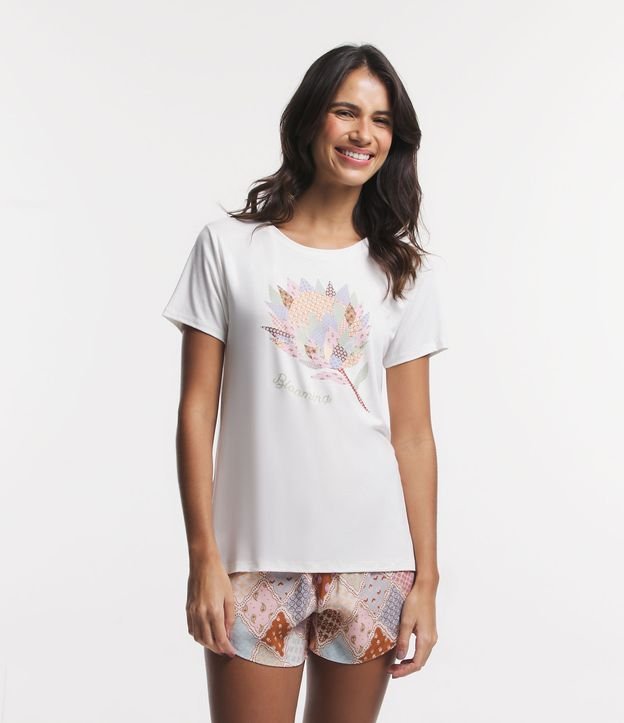 Pijama Short Doll em Visolycra com Estampa de Flor e Arabescos - Cor: Branco/ Marrom/ Rosa - Tamanho: P