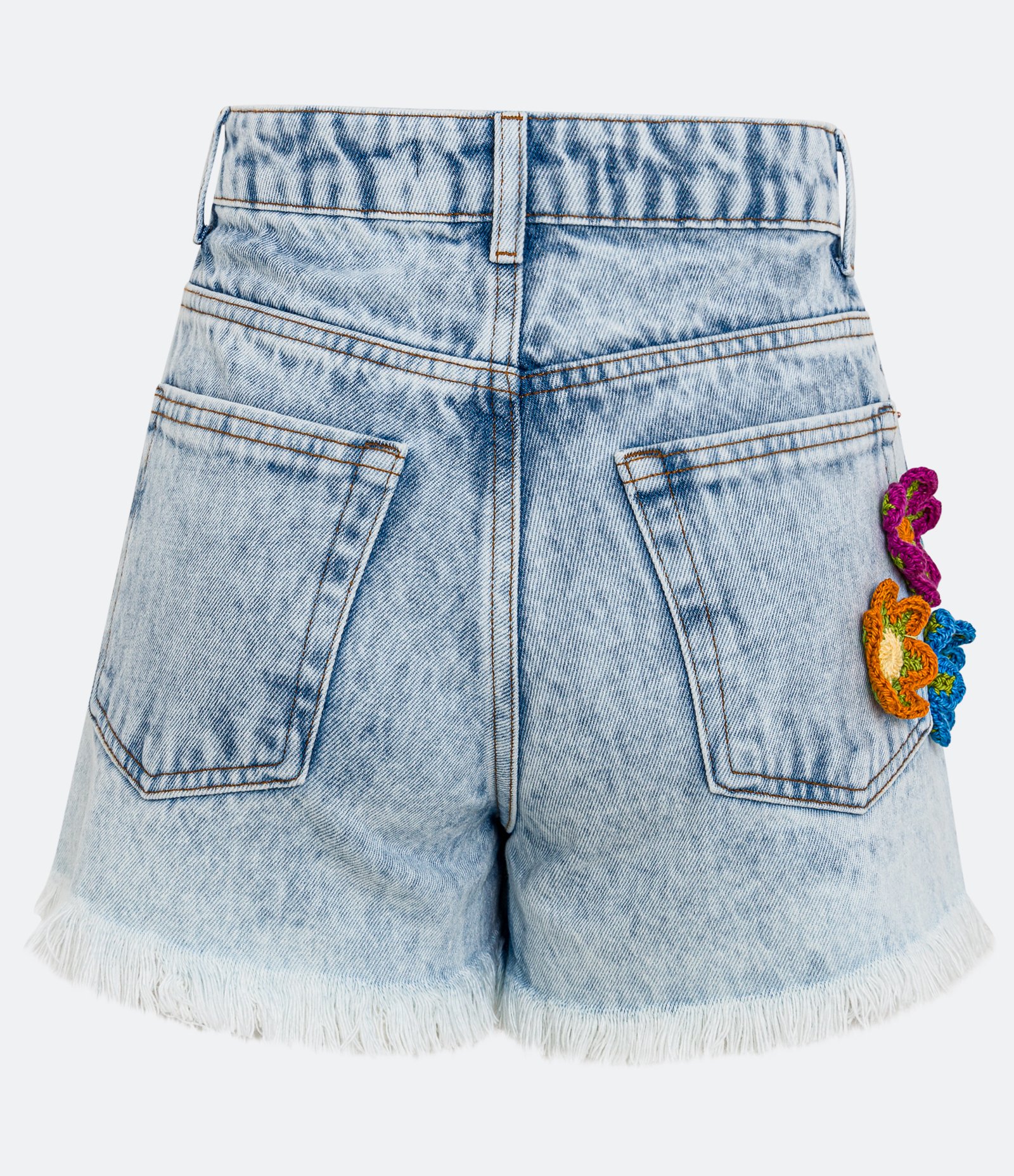 Short Mom em Jeans com Barra com Franjas e Flores de Crochê Azul 6