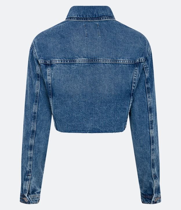 Jaqueta Cropped em Jeans com Furinhos e Barra a Fio Azul 6