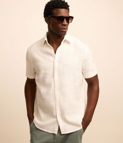 Camisa Comfort em Algodão Texturizado com Listras