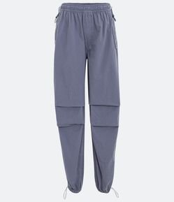 Calça Parachute em Sarja com Puxadores e Dobras nos Joelhos