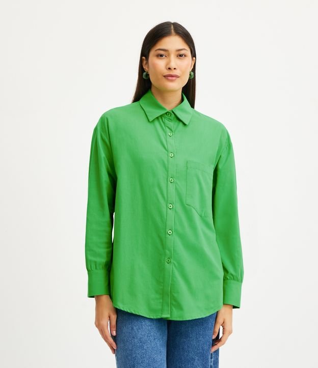 Camisa Alongada em Tricoline com Manga Longa e Bolso Verde 1