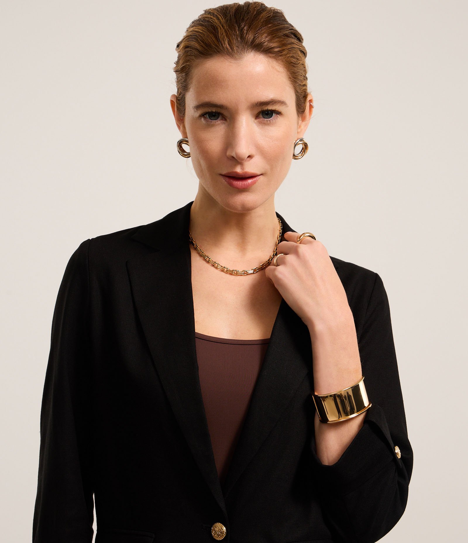 Blazer Alongado em Linho com Mangas Dobradinhas Preto 4
