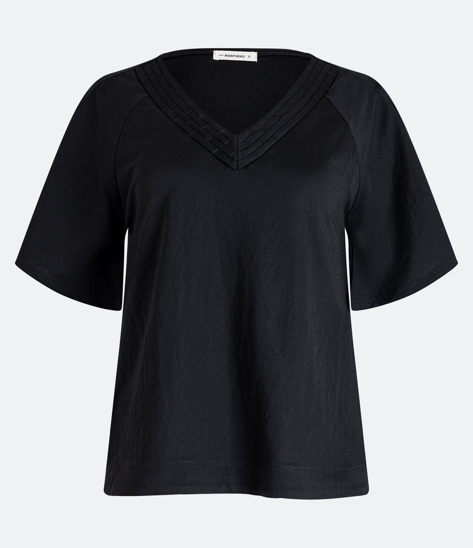 Blusa em Orly com Decote Trabalhado Preto 1