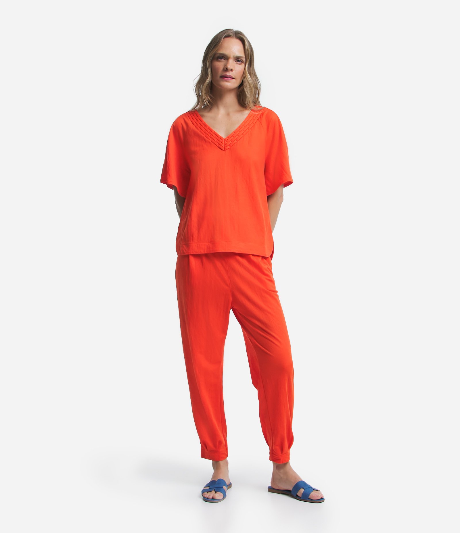 Blusa em Orly com Decote Trabalhado Laranja 2