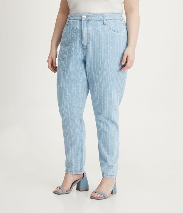 Calça Mom Jeans com Textura Puídos a Laser Curve & Plus Size Azul 2