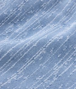 Calça Mom Jeans com Textura Puídos a Laser Curve & Plus Size