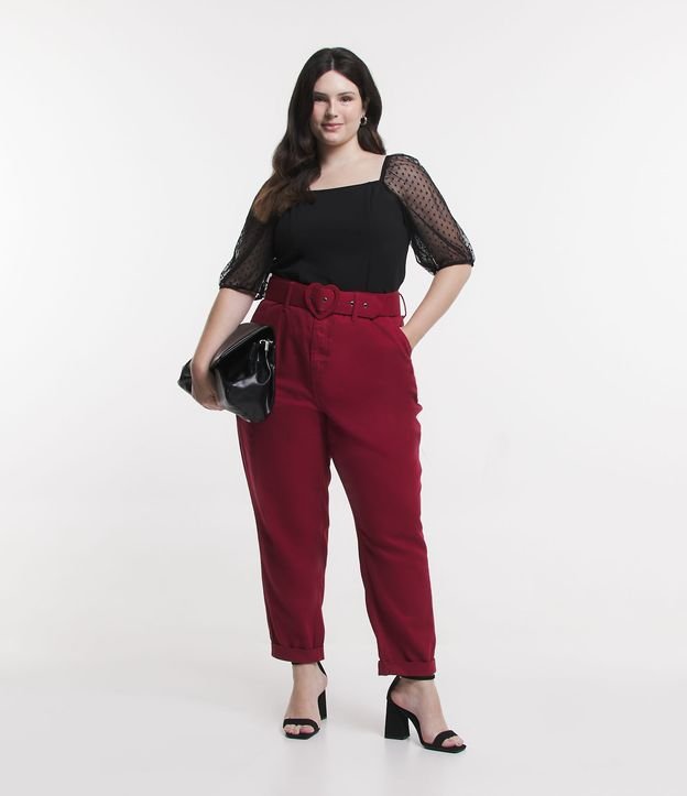 Pantalón Mom en Sarga con Cinturón y Hebilla de Corazón Curve & Plus Size Rojo 1