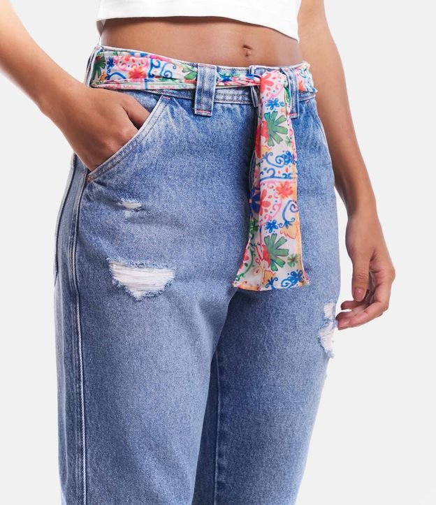 Calça Mom Jeans com Puídos e Bolso Reto Azul 4