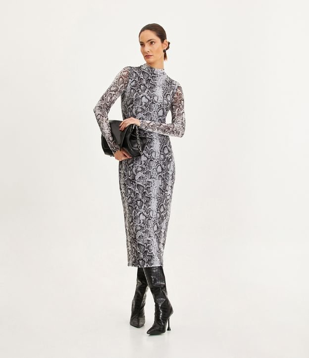 Vestido Longo em Tule com Gola Alta e Estampa Animal Print de Cobra Cinza 1