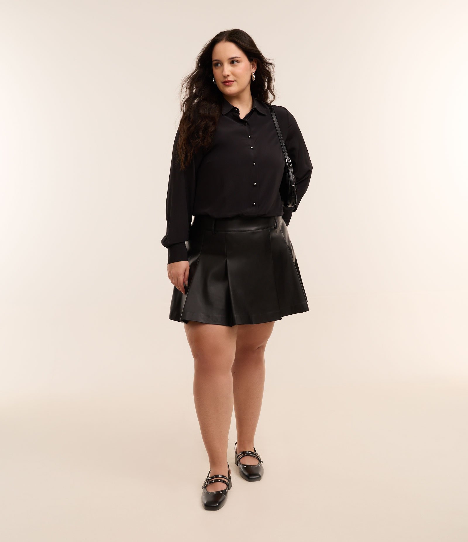 Camisa Básica em Crepe com Botões Curve & Plus Size Preto 3