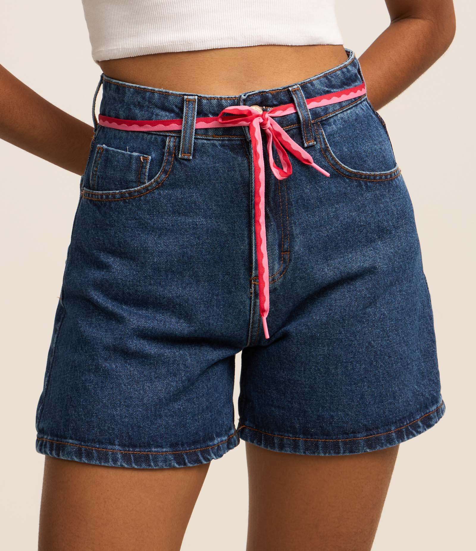 Short Mom Jeans Cintura Alta com Cordão na Cintura Azul 3