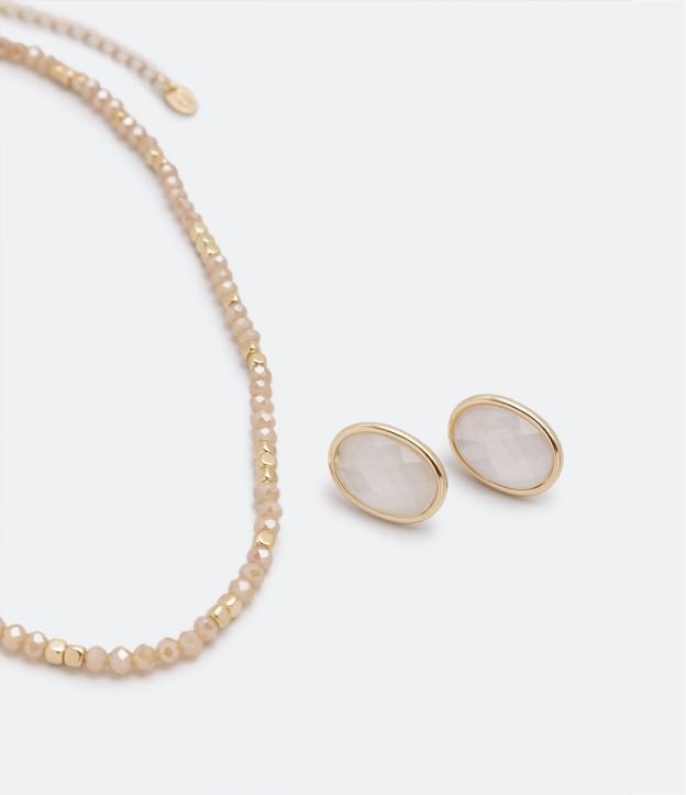 Conjunto de Collar y Caravana con Detalles en Abalorio Tallada Dorado 2