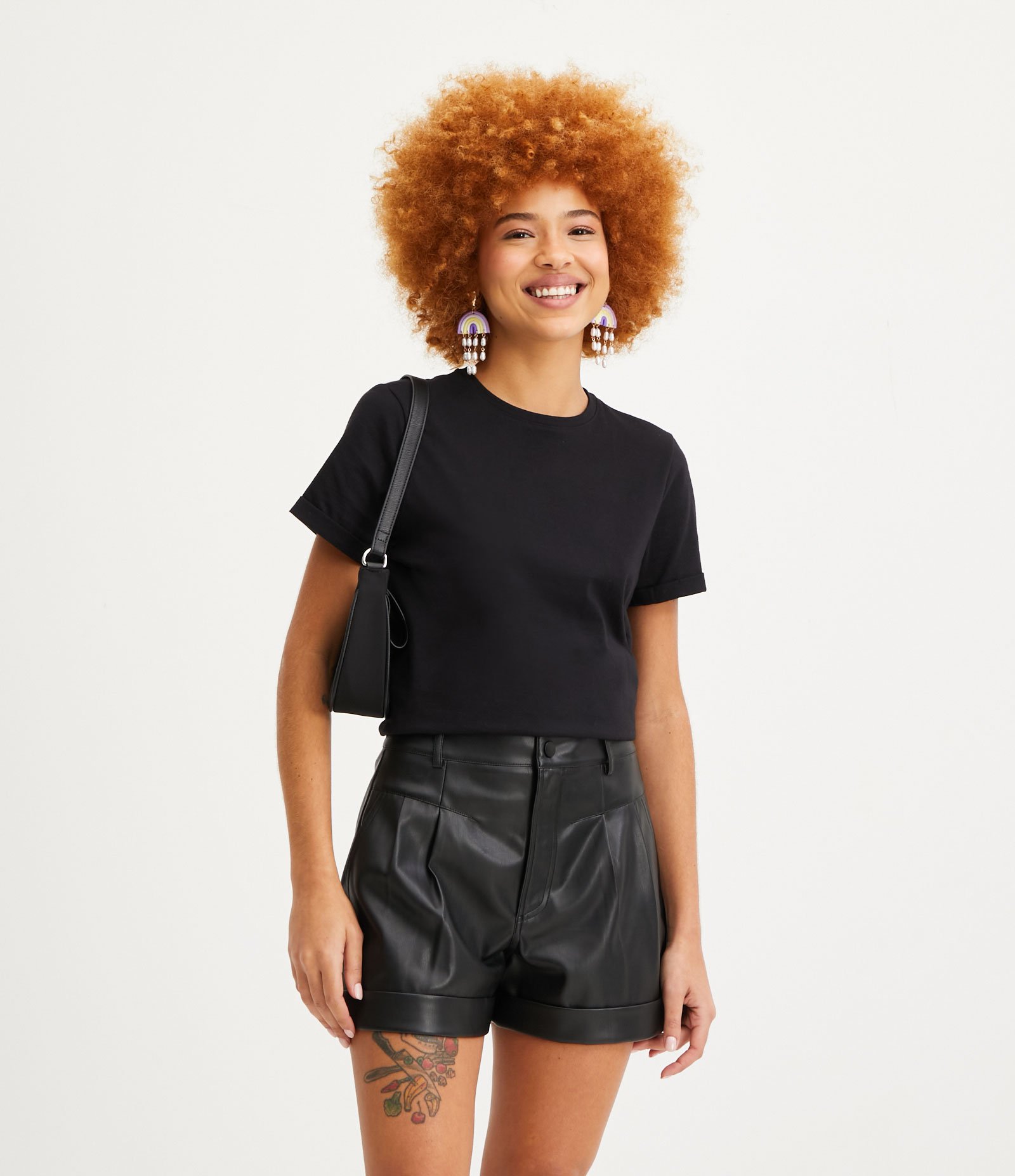 Camiseta Regular em Algodão com Manga Dobrada Preto 1
