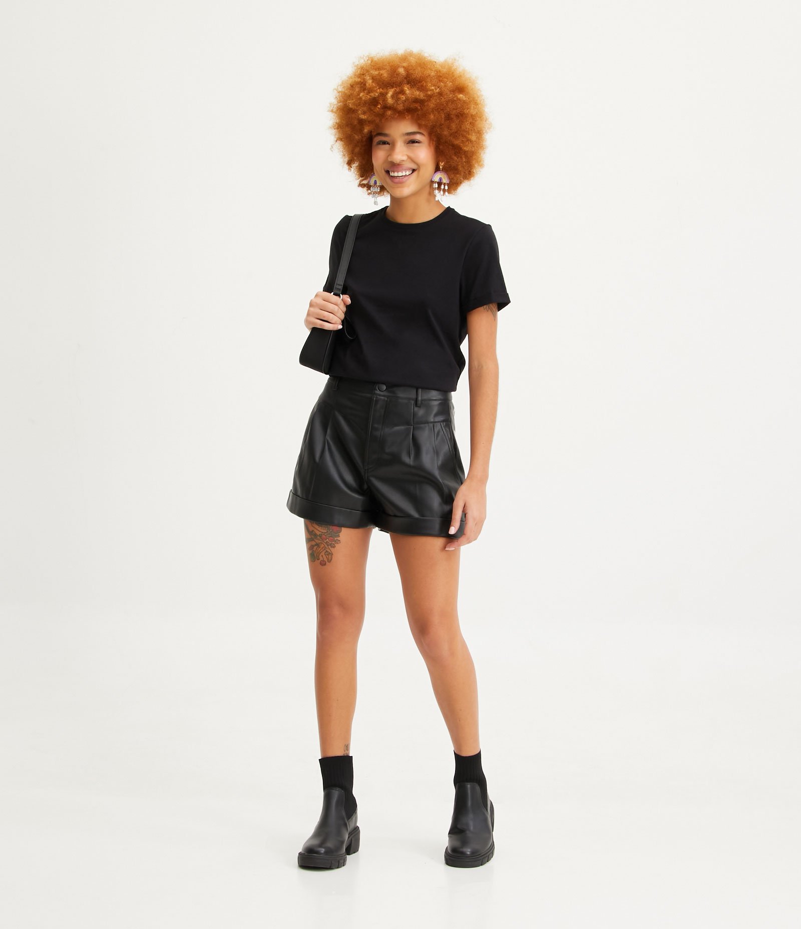 Camiseta Regular em Algodão com Manga Dobrada Preto 2