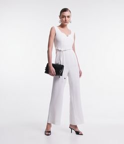 Macacão Sem Manga em Crepe com Amarração