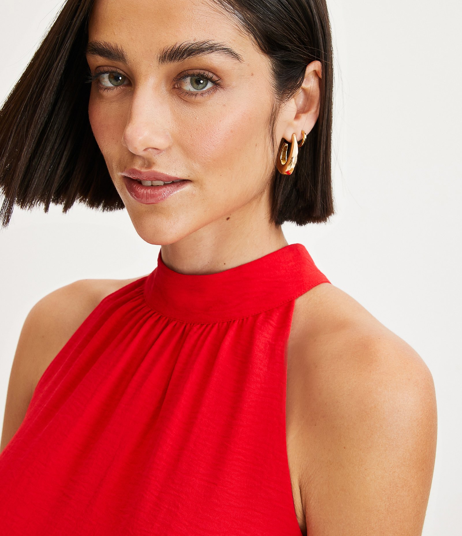 Vestido Airflow Sem Manga com Gola Alta e Franzido 3