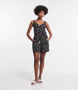 Short Cintura Média em Viscose com Poás Estampados