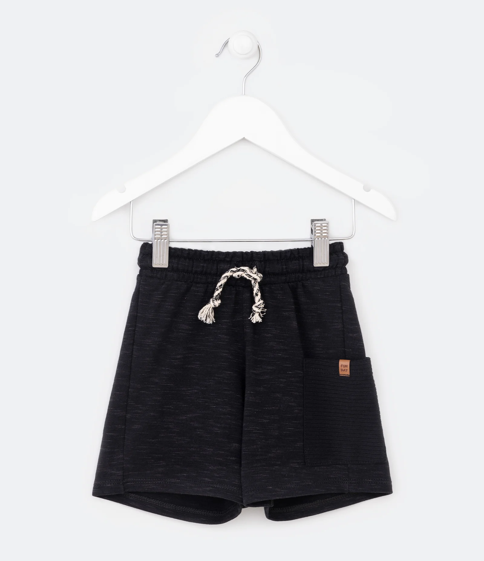 Bermuda Infantil com Bolso Texturizado - Tam 1 a 5 anos Preto 1