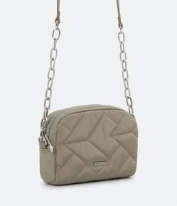Bolsa Transversal com Textura Matelasse e Alça Corrente