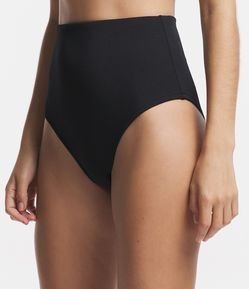 Biquíni Calcinha Hot Pants em Poliamida Texturizada com Laterais Largas