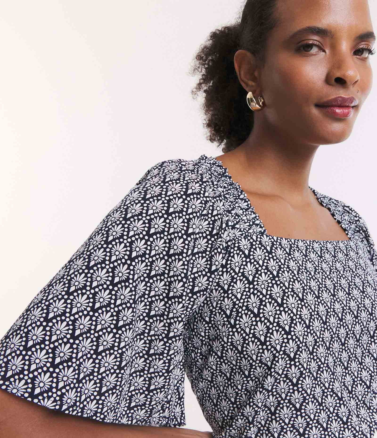 Blusa Manga Curta Ampla em Viscose com Estampa Geométrica Azul Marinho 1