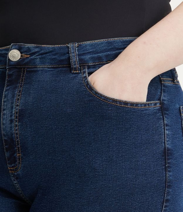 Calça Mom Jeans com Elastano Curve & Plus Size Azul 4