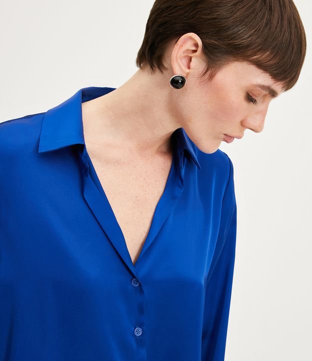 Camisa em Cetim com Recortes e Botões Azul Médio 4
