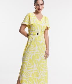Vestido Longo Manga Curta com Cinto Elástico Afivelado e Flores Estampadas