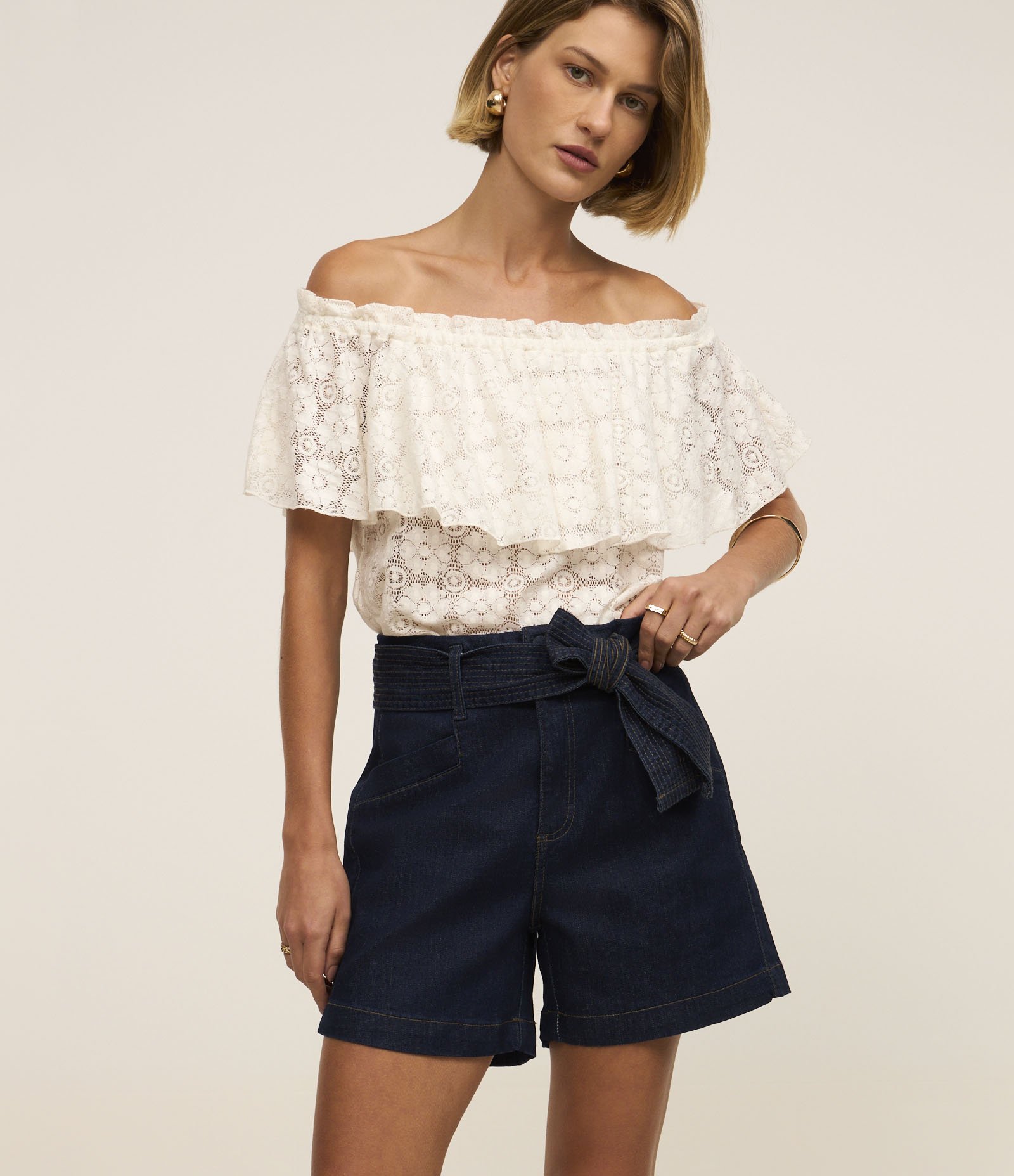 Short Mom em Jeans com Elastano e Cinto Faixa Azul Marinho 1
