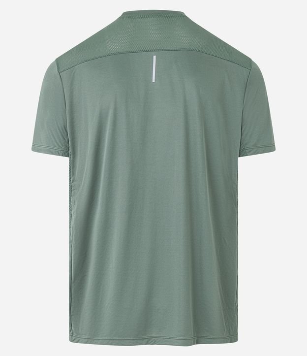 Camiseta Esportiva em Dry Fit com Recortes e Detalhes Refletivos Verde 7