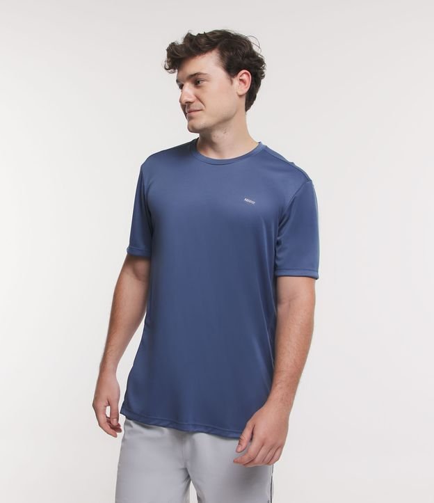 Camiseta Esportiva em Dry Fit com Recortes e Detalhes Refletivos Azul Médio 1