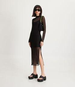 Vestido Midi em Tule com Manga Longa e Fenda Lateral