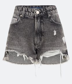 Short Cintura Alta em Jeans com Rasgos e Franjas na Barra