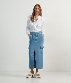 Saia Midi Jeans com Bolsos Cargos e Abertura Frontal