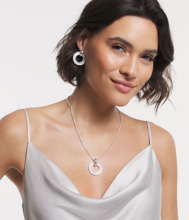 Conjunto Brinco e Colar em Metal com Pingente Mandala Brilhante